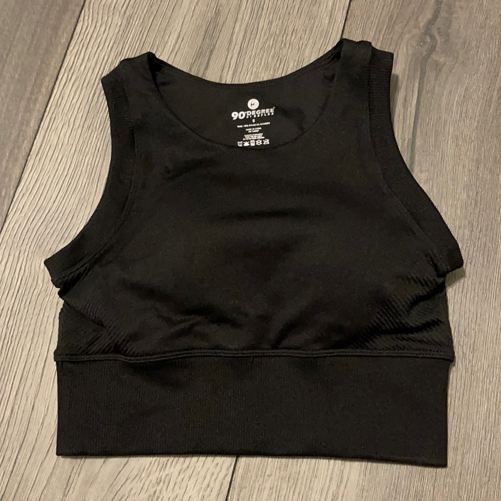 black workout top